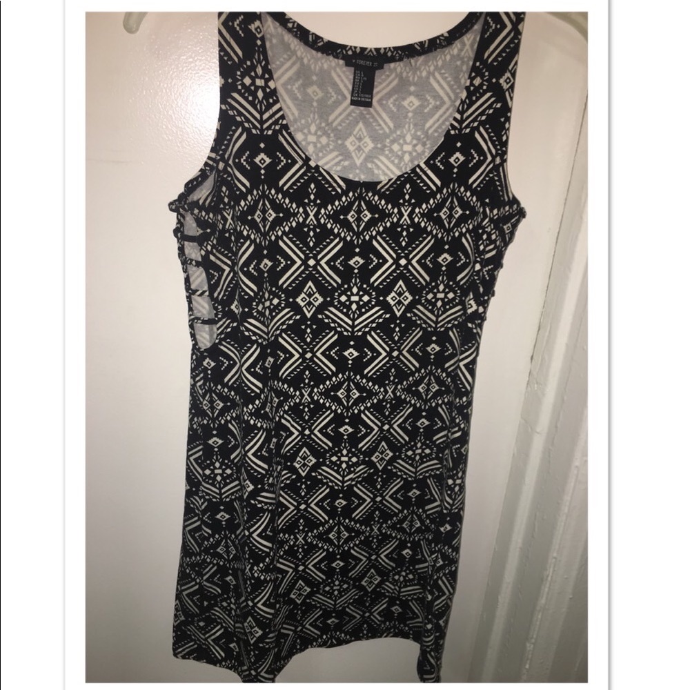 Dress - Picture 3 of 3